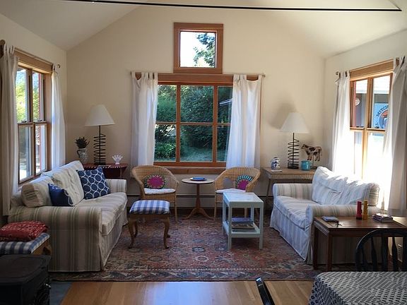 2nd image of 270 Kingfisher Ln