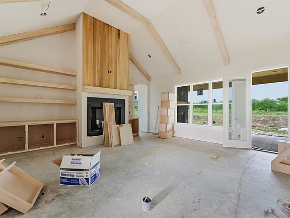 4th image of 18933 Halle Rd