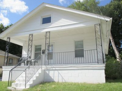 8731 Ezra Dr, Saint Louis, MO, 63114