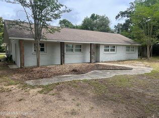 1592 E 2nd St, Pass Christian, MS 39571