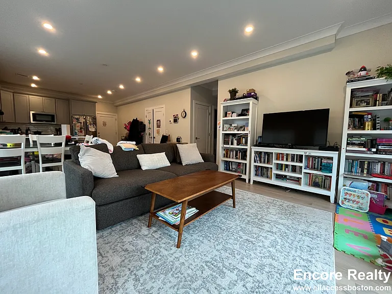 32 Cummins Hwy #4 — Photo 18