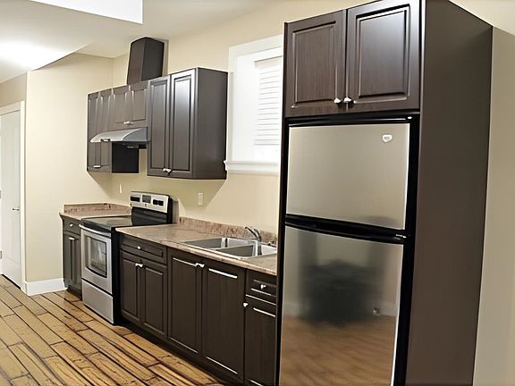 4th image of 21135 77a Ave