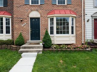 5439 New London Park Dr, Fairfax, VA 22032