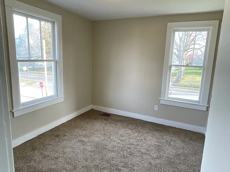 1254 S Chicago Ave — Photo 16