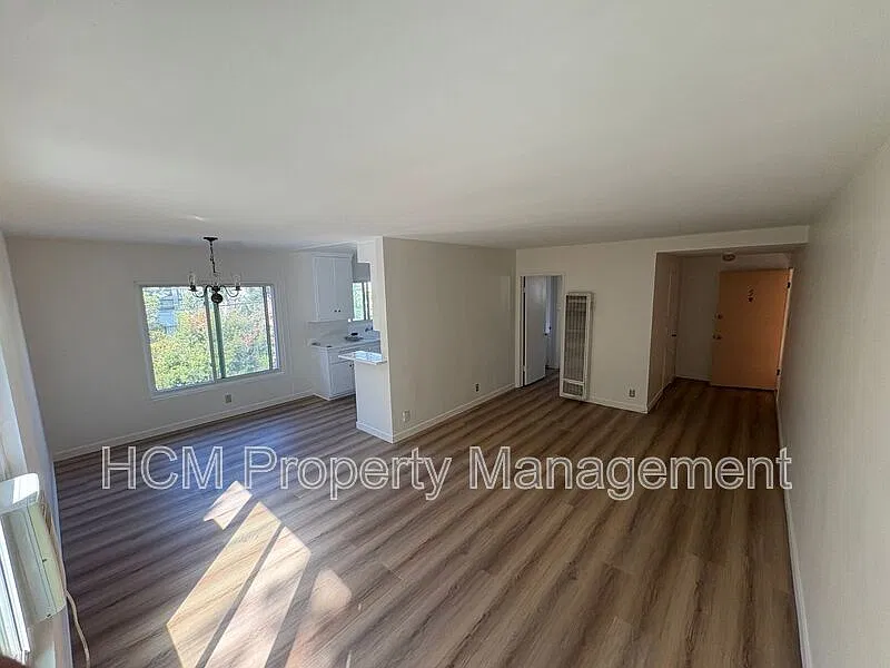 2 bed, 1.0 bath, $2,700 — Photo 2