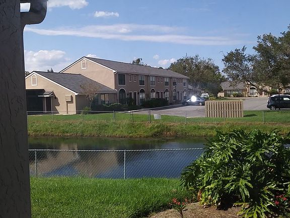 3rd image of 1322 Casa Park Cir