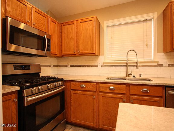 5th image of 513 E River Walk Dr