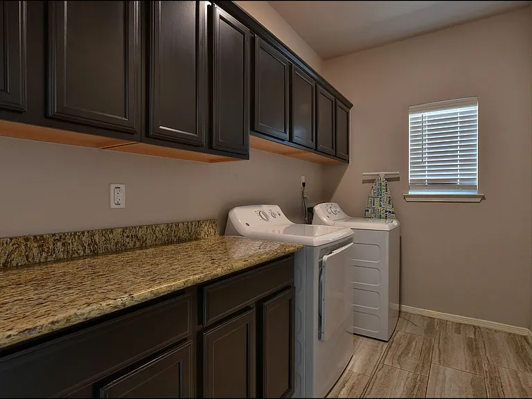 221 Jennice Cir — Photo 40