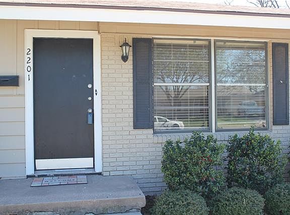4th image of 2201 S 33rd St