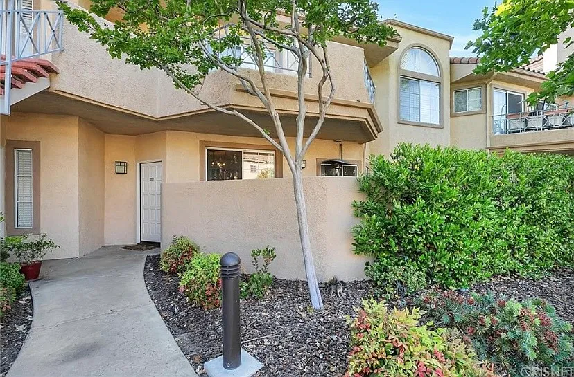 2 bed, 910 sqft, $2,800 — Photo 3