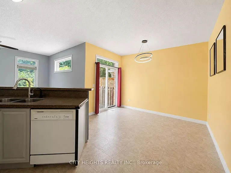 555 Grasslands Ct — Photo 17