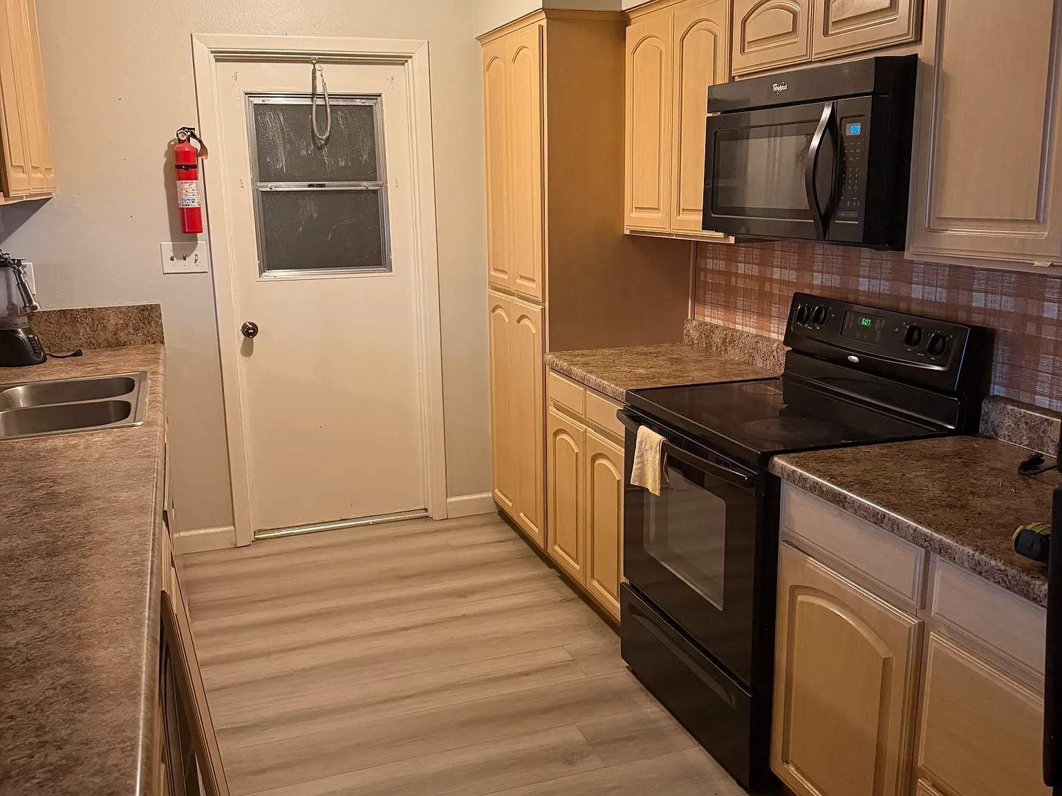 5 bed, 1788 sqft, $2,900 — Photo 2