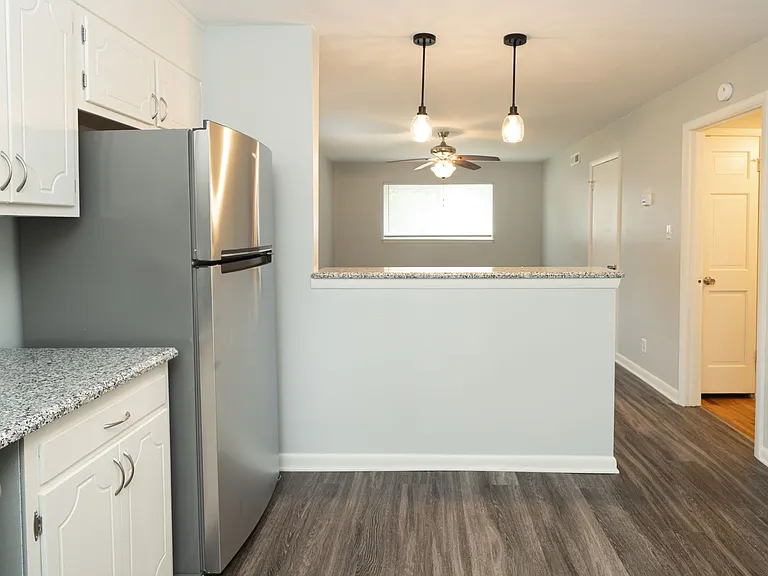 1600 N Alston Ave — Photo 18
