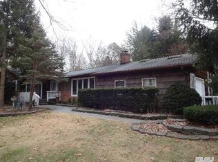 1 Wilbur Ave, Manorville, NY 11949
