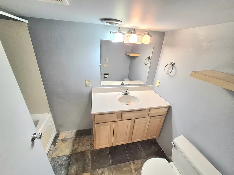 611 5th Ave NE — Photo 9