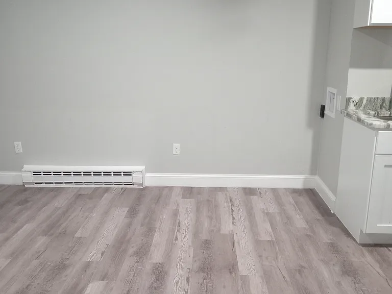 460 Main St #3 — Photo 5