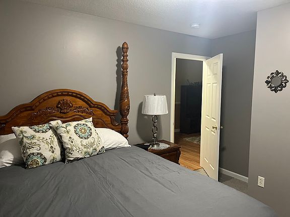 3rd image of 5123 Woodglen Dr