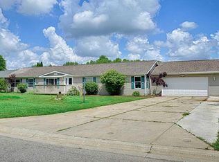 1042 E Lantern Rd, Warsaw, IN 46582