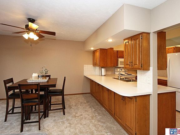 3rd image of 8140 Sanborn Dr