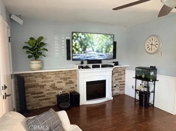 321 Carriage Dr #41, Santa Ana, CA 92707