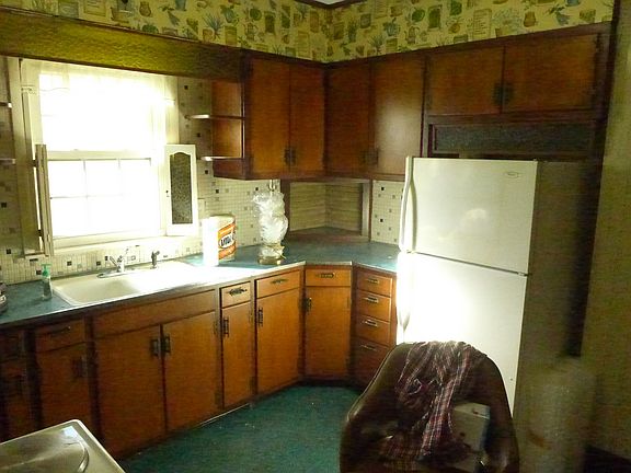 4th image of 5621 N Ozark Ave