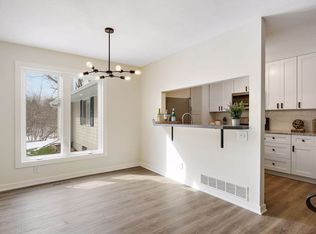 523 Broadway Ave N, Wayzata, MN 55391