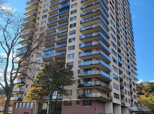 1203 River Rd APT 3L, Edgewater, NJ 07020