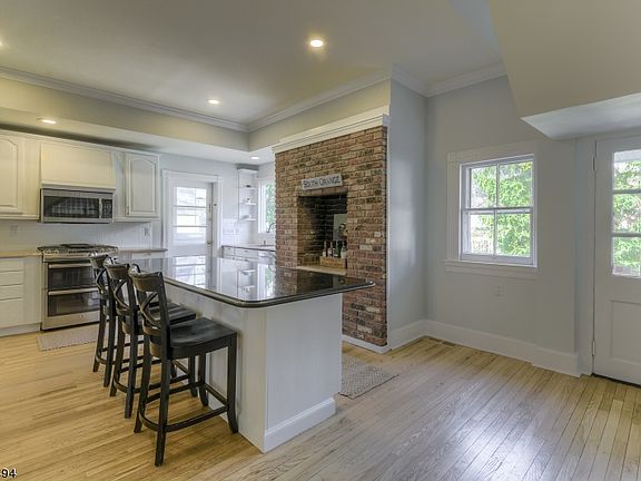5th image of 356 Melrose Pl