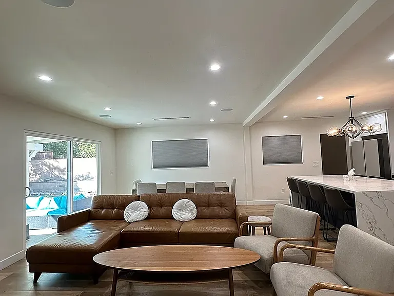11545 Amestoy Ave — Photo 3