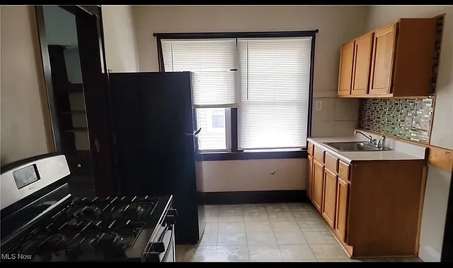 4219 Brooklyn Ave #2 — Photo 4