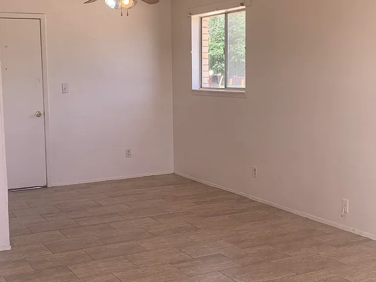 703 Hilton Ave — Photo 3