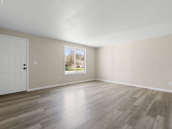 3rd image of 5302 NE 48th Ave