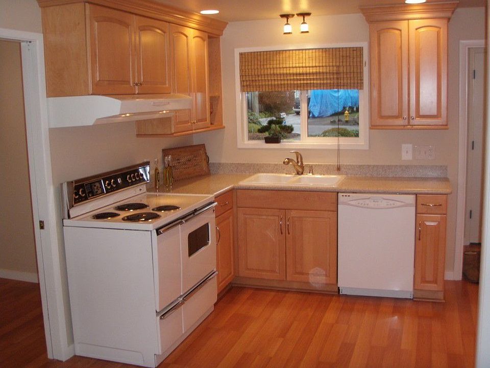 2nd image of 3907 Chestnut Dr W