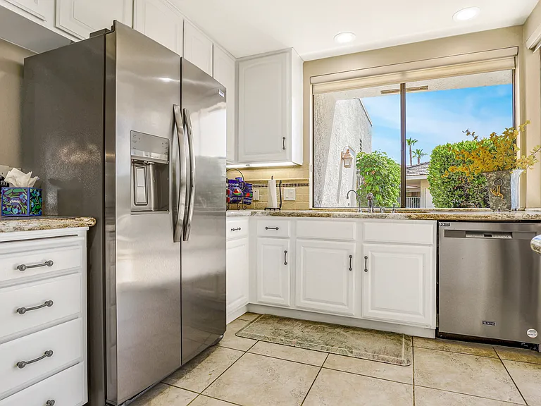 31 Stanford Dr — Photo 11