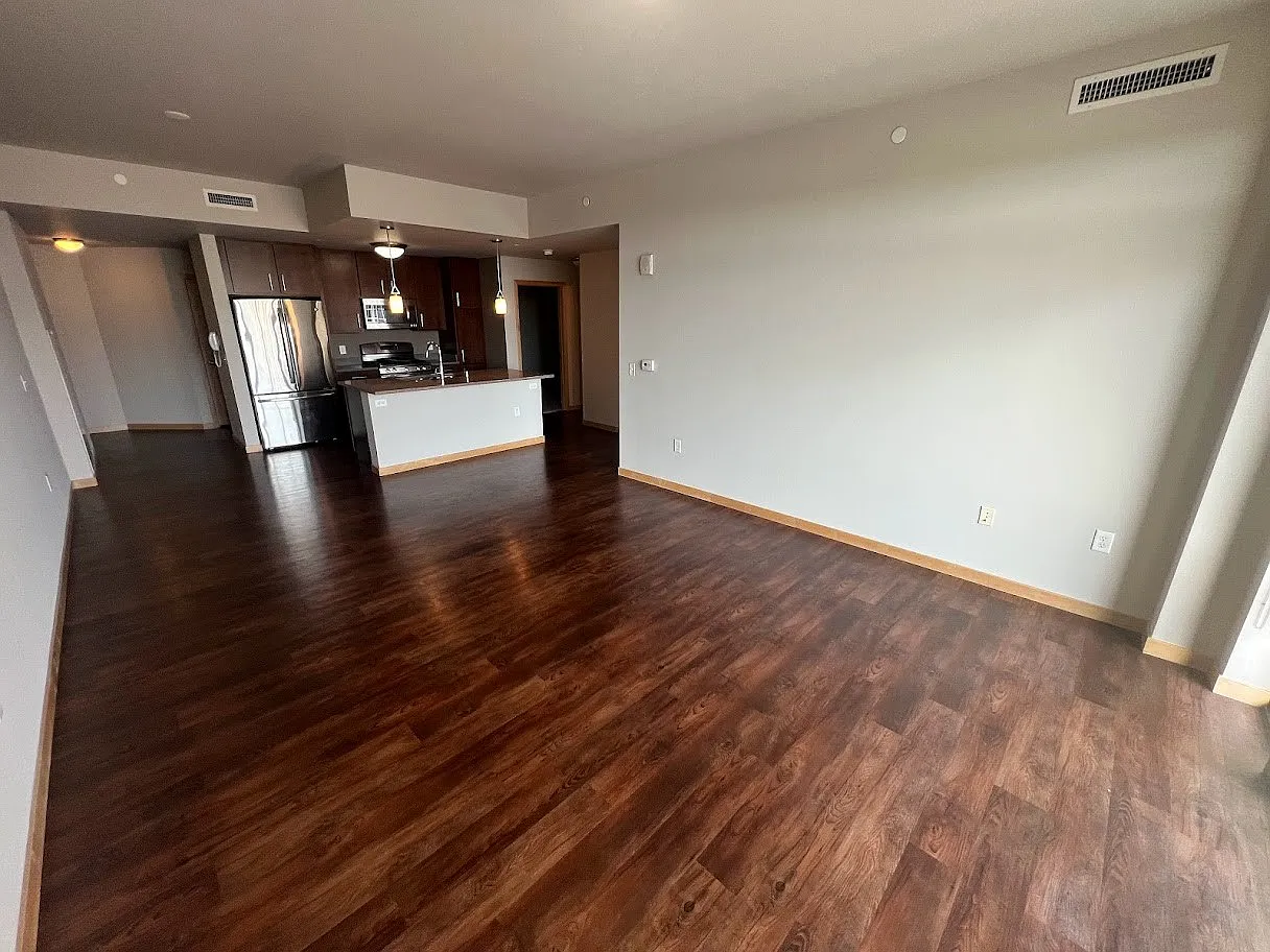 Venture Luxury High Rise — Photo 3