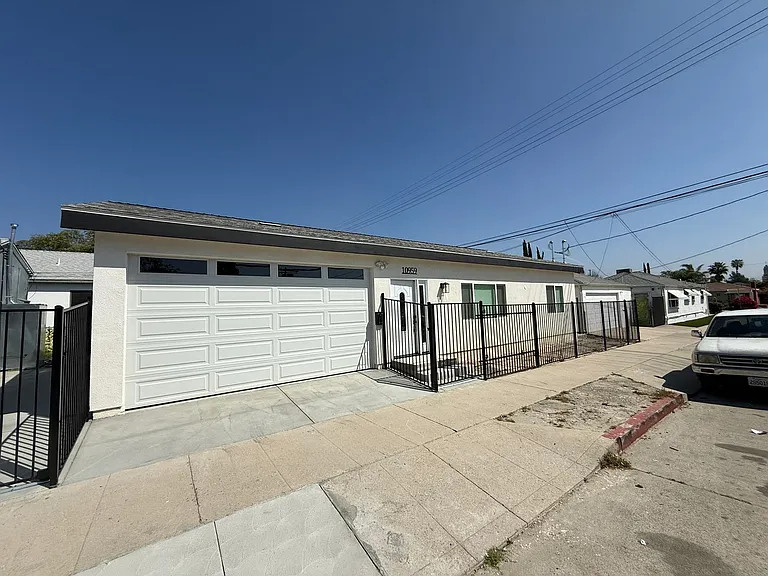 10959 Collins St — Photo 2