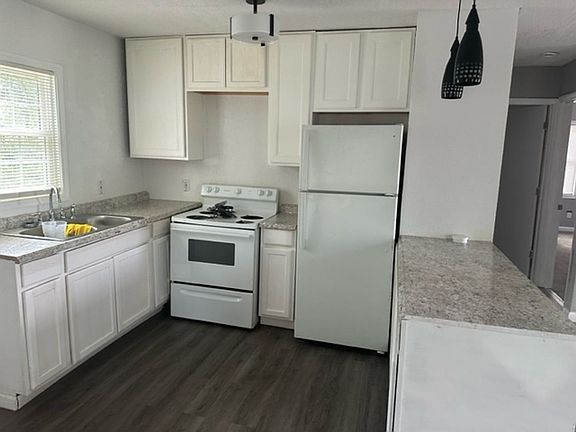 3rd image of 505 Marcella Dr