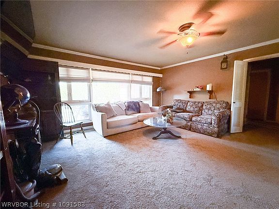 5th image of 3008 Carthage St