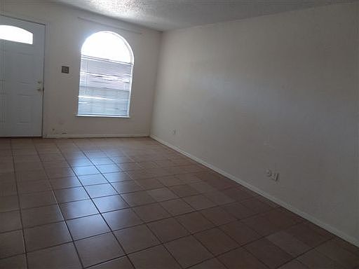 4th image of 10748 Texarkana Pl