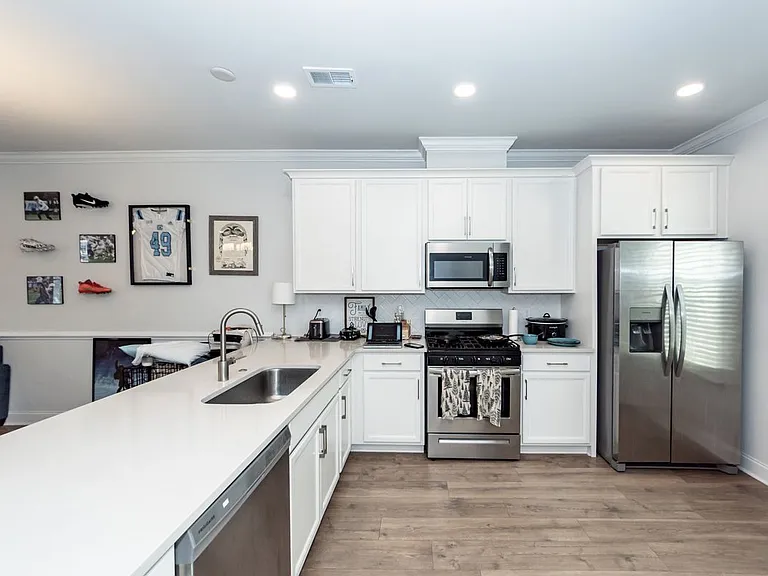 531 Green Fern Dr — Photo 3