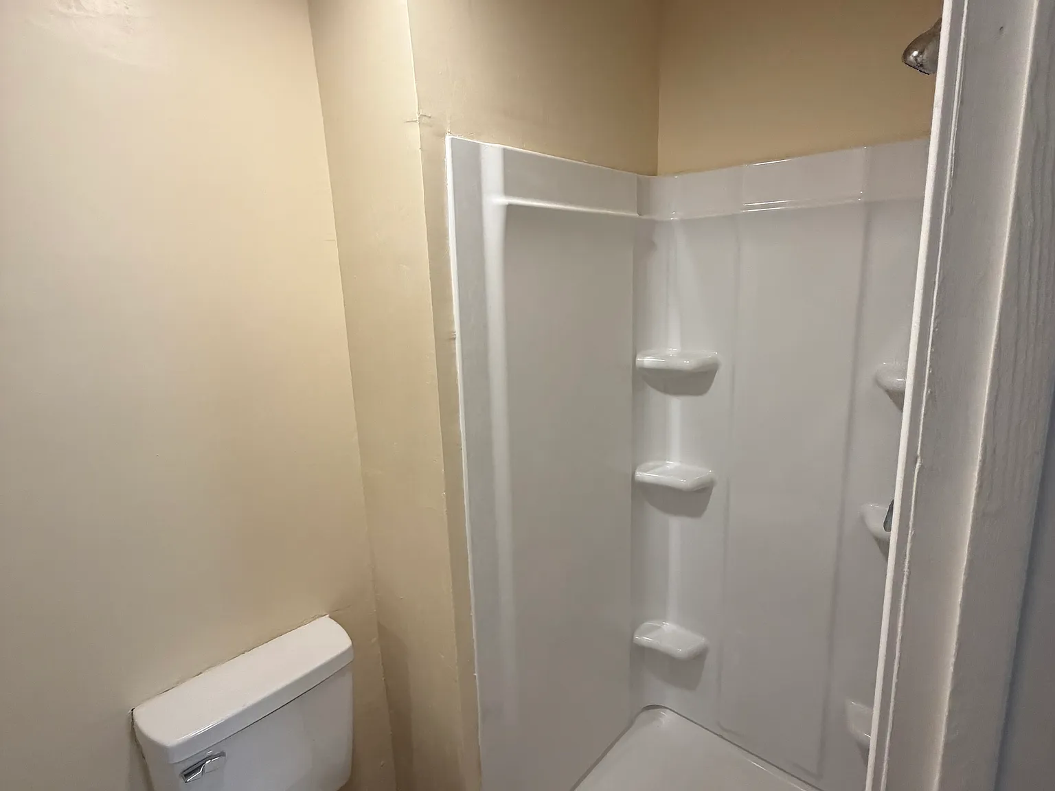 3 bed, 1000 sqft, $1,800 — Photo 4