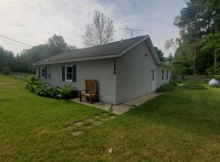 1296 Fishermans Ln, Vicksburg, MI