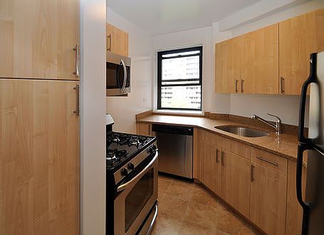 2nd image of 2255 5th Ave APT 6A