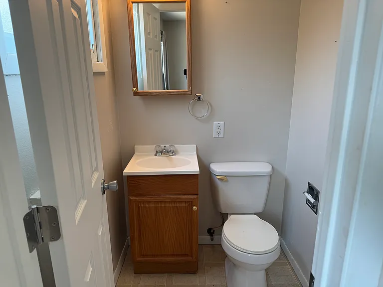 400 N 5th St #5 — Photo 14