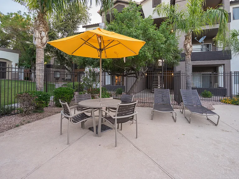 Sterling Point Apartment Homes — Photo 8