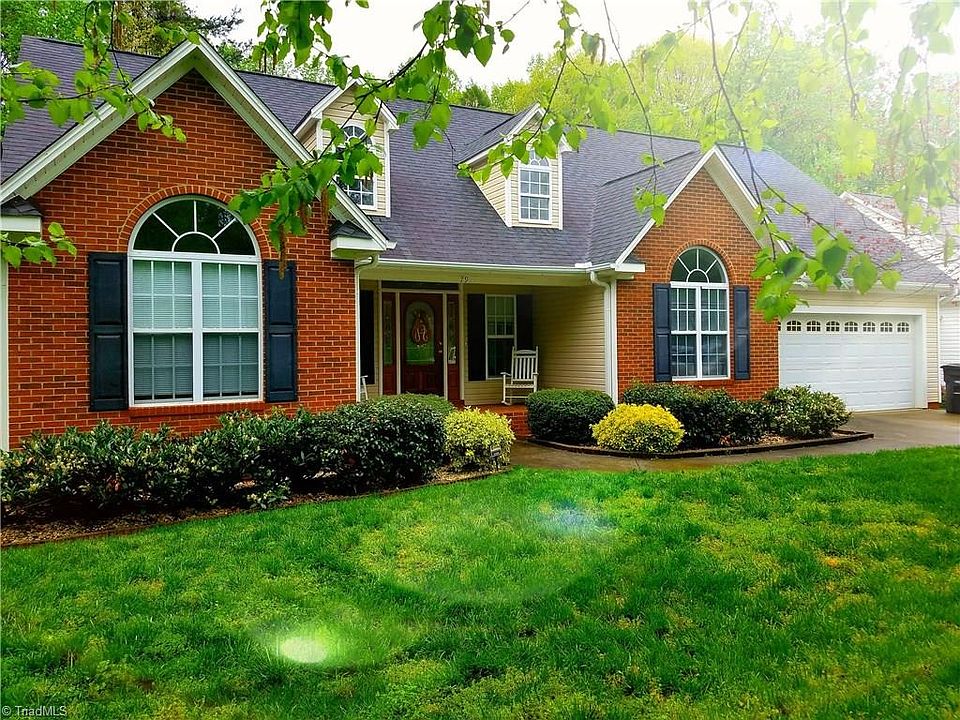 2nd image of 79 Shadylawn Dr