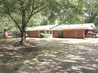 313 Tree Top Ln, Atlanta, TX 75551