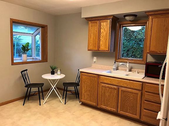 4th image of 2657 Magnolia Ln N #2