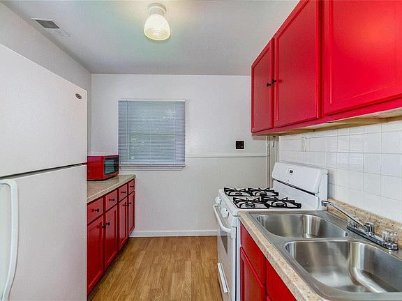 3rd image of 9535 Muriel Ave