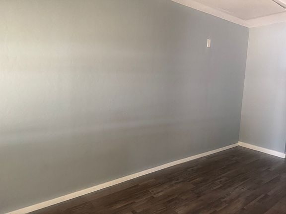 4th image of 608 Harrell Ave